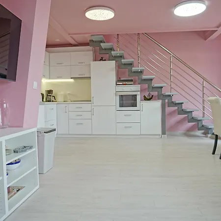 Maisonette Iv21 דירה וארנה